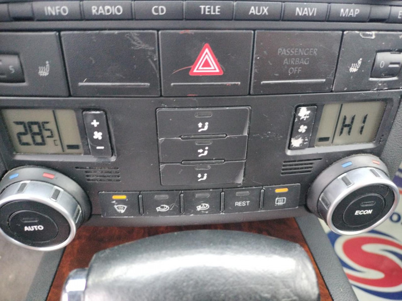Photo 16 de l'offre de VOLKSWAGEN TOUAREG 3.2I V6 220CV BVA TIPTRONIC GPS CUIR à 10990€ chez Triplo auto