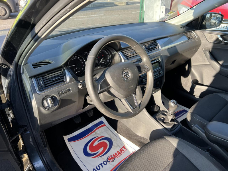 Photo 44 de l'offre de SKODA RAPID 1.6 TDI - 90 GREENTEC AMBITION CLIM   RADAR AR à 8490€ chez Triplo auto