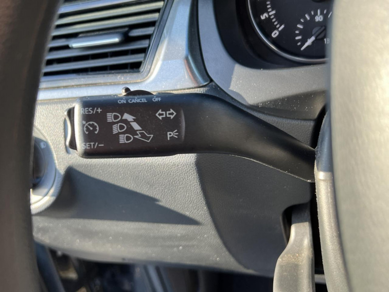 Photo 47 de l'offre de SKODA RAPID 1.6 TDI - 90 GREENTEC AMBITION CLIM   RADAR AR à 8490€ chez Triplo auto