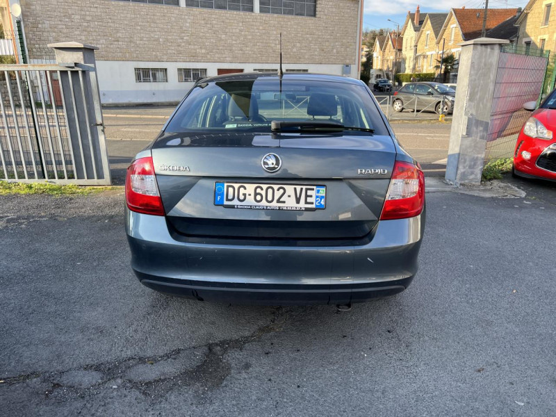 Photo 4 de l'offre de SKODA RAPID 1.6 TDI - 90 GREENTEC AMBITION CLIM   RADAR AR à 8490€ chez Triplo auto