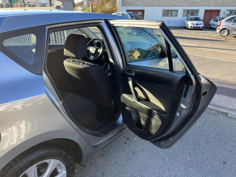 Photo 26 de l'offre de MAZDA MAZDA 3 1.6 MZ - 109 ELéGANCE CLIM à 8490€ chez Triplo auto