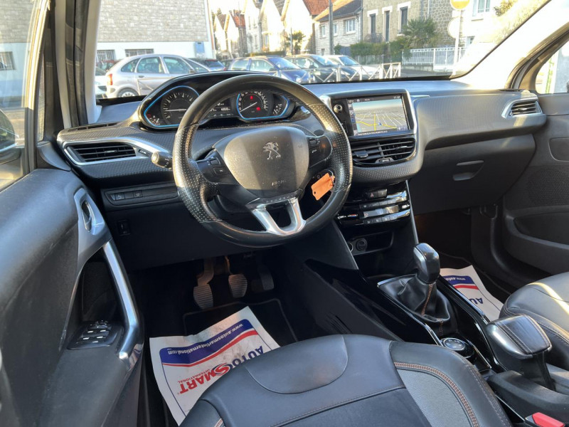 Photo 40 de l'offre de PEUGEOT 2008 1.2I PURETECH S&S - 110  CROSSWAY GPS CLIM   ATTELAGE à 12490€ chez Triplo auto