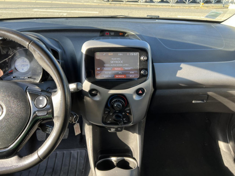 Photo 16 de l'offre de TOYOTA AYGO 1.0 VVT-I  II 2014 X-PLAY CLIM à 11490€ chez Triplo auto