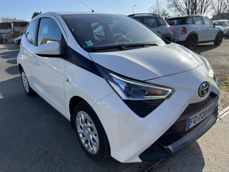 Photo 22 de l'offre de TOYOTA AYGO 1.0 VVT-I  II 2014 X-PLAY CLIM à 11490€ chez Triplo auto