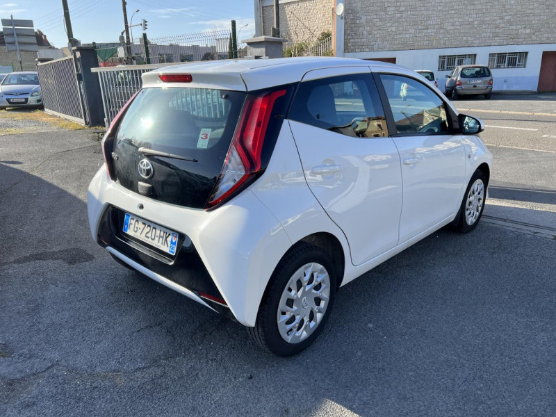 Photo 5 de l'offre de TOYOTA AYGO 1.0 VVT-I  II 2014 X-PLAY CLIM à 11490€ chez Triplo auto
