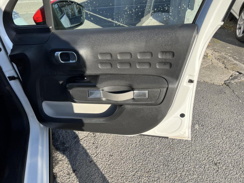 Photo 32 de l'offre de CITROEN C3 1.2 PURETECH - 82  SHINE GPS   CLIM à 11990€ chez Triplo auto