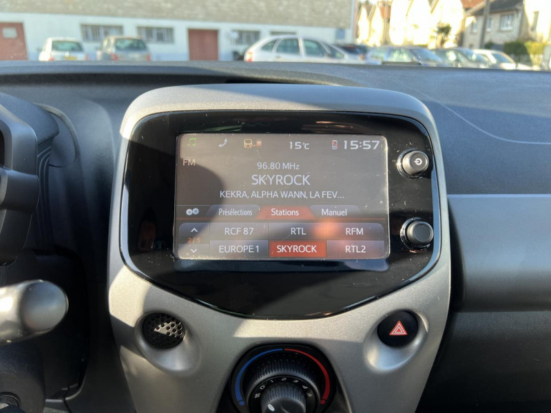 Photo 19 de l'offre de TOYOTA AYGO 1.0 VVT-I  II 2014 X-PLAY CLIM à 11490€ chez Triplo auto