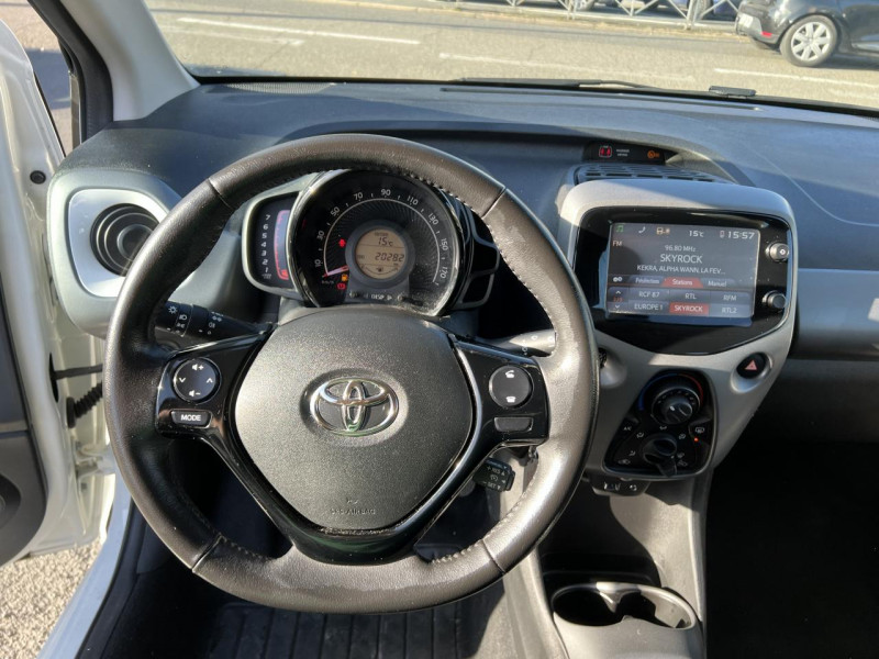 Photo 15 de l'offre de TOYOTA AYGO 1.0 VVT-I  II 2014 X-PLAY CLIM à 11490€ chez Triplo auto