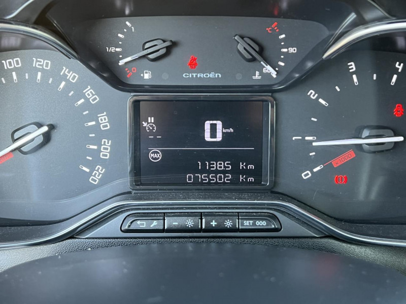 Photo 20 de l'offre de CITROEN C3 1.2 PURETECH - 82  SHINE GPS   CLIM à 11990€ chez Triplo auto