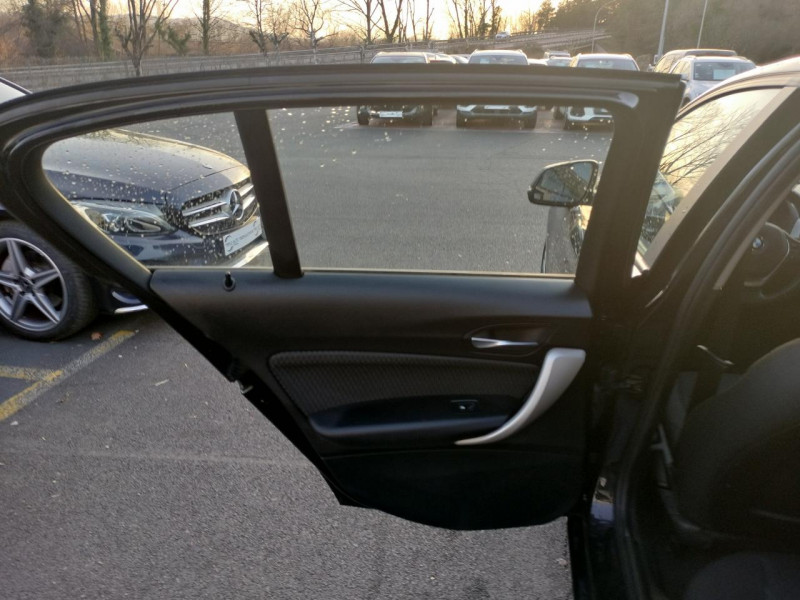 Photo 35 de l'offre de BMW SERIE 1 116I LOUNGE GPS   CLIM à 17990€ chez Triplo auto