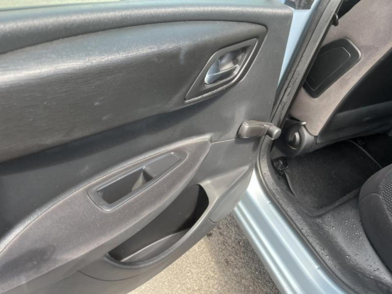 Photo 39 de l'offre de CITROEN C4 1.6 HDI 110 SO CHIC   ATTELAGE   TOIT PANO à 5990€ chez Triplo auto