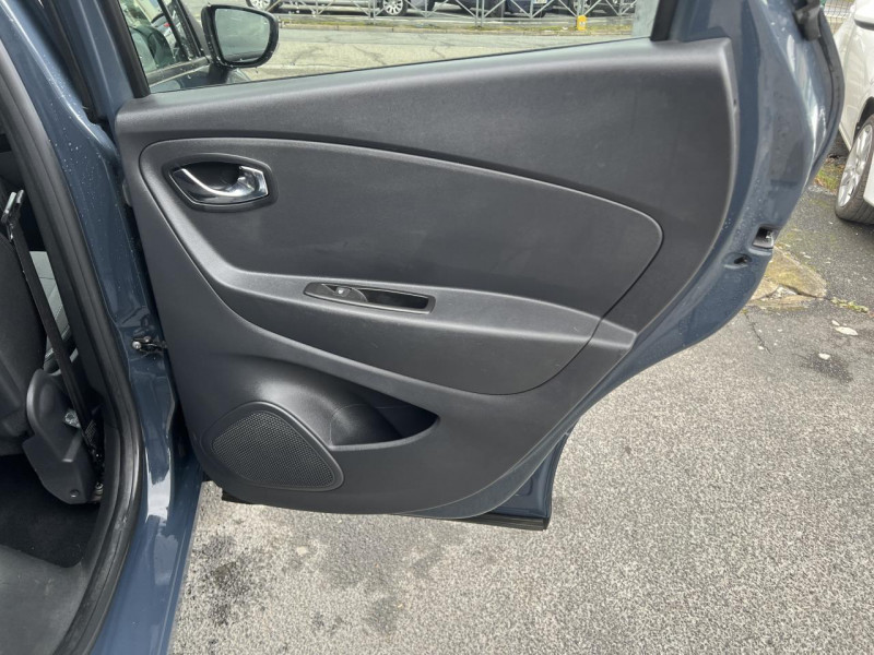 Photo 28 de l'offre de RENAULT CAPTUR 0.9 ENERGY TCE - 90  INTENS GPS   CLIM à 12990€ chez Triplo auto