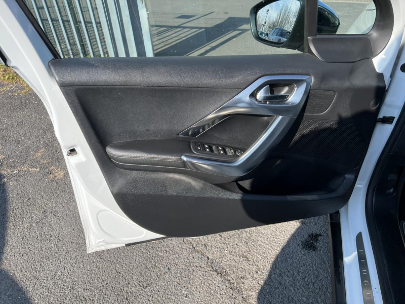 Photo 41 de l'offre de PEUGEOT 2008 1.6 BLUEHDI - 120  FéLINE TITANE TOIT PANO   RADAR AR à 13990€ chez Triplo auto