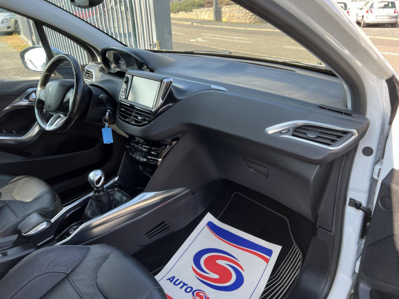 Photo 34 de l'offre de PEUGEOT 2008 1.6 BLUEHDI - 120  FéLINE TITANE TOIT PANO   RADAR AR à 13990€ chez Triplo auto