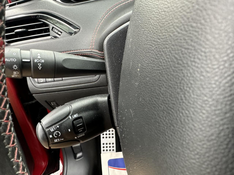 Photo 22 de l'offre de PEUGEOT 208 GTI 1.6 THP 200 GPS TOIT PANO à 13490€ chez Triplo auto