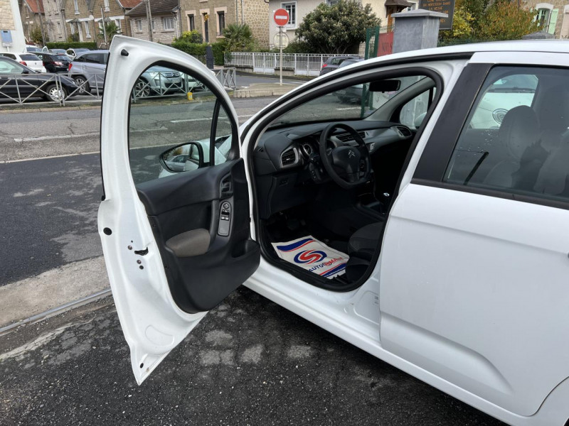 Photo 41 de l'offre de CITROEN C3 1.4 E-HDI 70 BVA BMP CONFORT CLIM à 8990€ chez Triplo auto