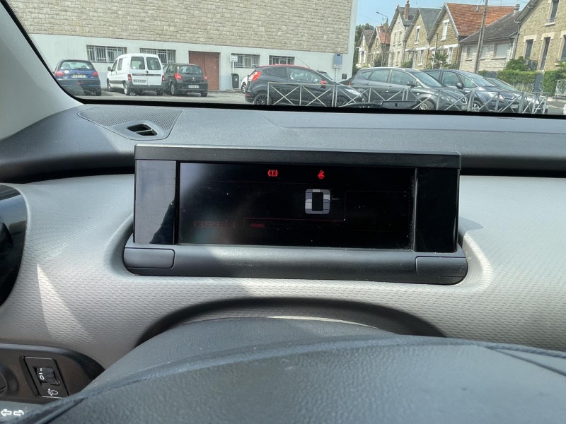 Photo 28 de l'offre de CITROEN C4 CACTUS 1.6 BLUEHDI 100 FEEL  à 10990€ chez Triplo auto