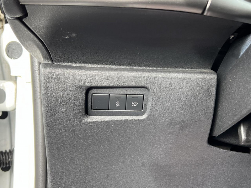 Photo 45 de l'offre de CITROEN C3 1.4 E-HDI 70 BVA BMP CONFORT CLIM à 8990€ chez Triplo auto