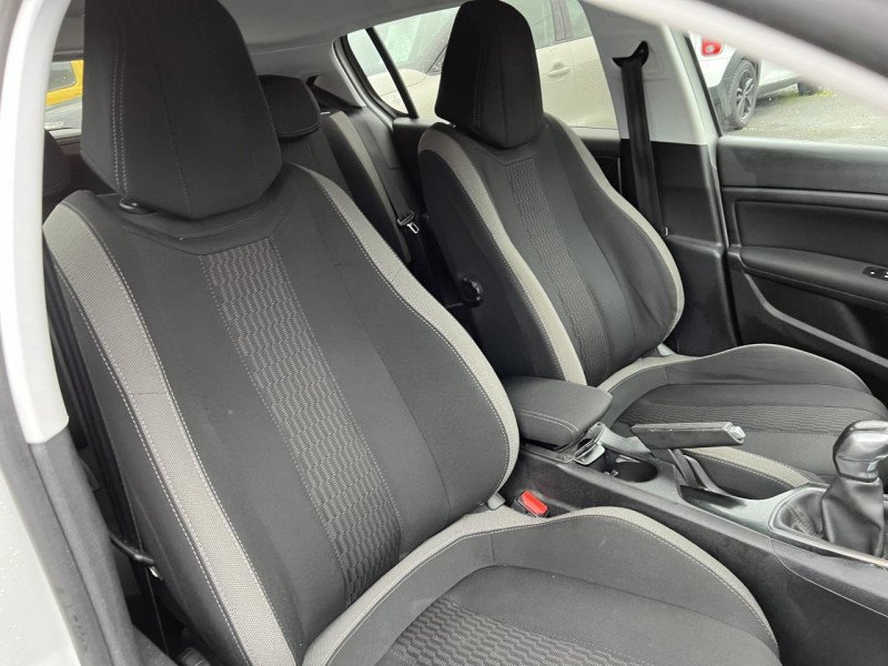 Photo 12 de l'offre de PEUGEOT 308  1.2I PURETECH S&S - 110 STYLE GPS   CLIM   RADAR AR à 12490€ chez Triplo auto