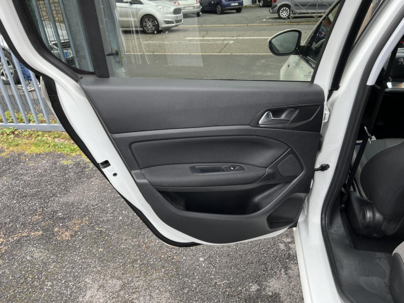 Photo 37 de l'offre de PEUGEOT 308  1.2I PURETECH S&S - 110 STYLE GPS   CLIM   RADAR AR à 12490€ chez Triplo auto