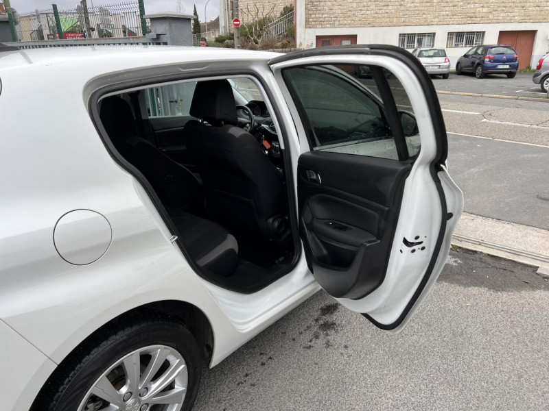 Photo 27 de l'offre de PEUGEOT 308  1.2I PURETECH S&S - 110 STYLE GPS   CLIM   RADAR AR à 12490€ chez Triplo auto