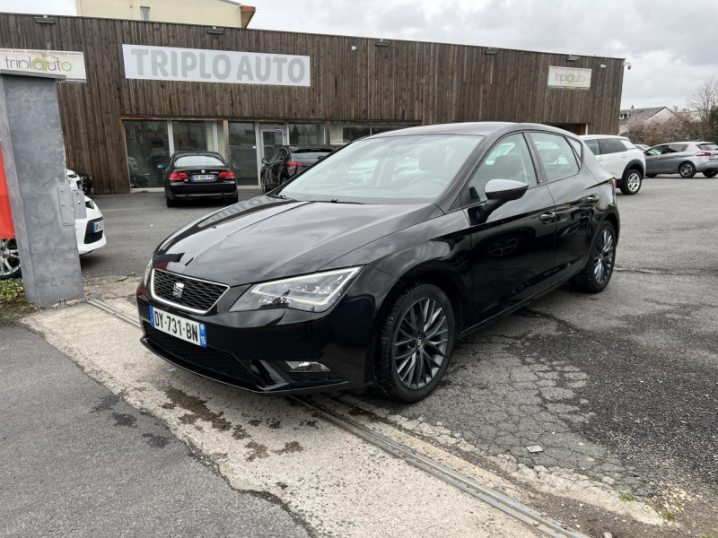 Photo 1 de l'offre de SEAT LEON 1.2 TSI - 110 S&S STYLE CLIM   ATTELAGE à 12990€ chez Triplo auto
