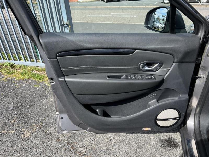 Photo 42 de l'offre de RENAULT SCENIC 1.5 ENERGY DCI - 110 BOSE GPS   CAMERA AR à 11990€ chez Triplo auto