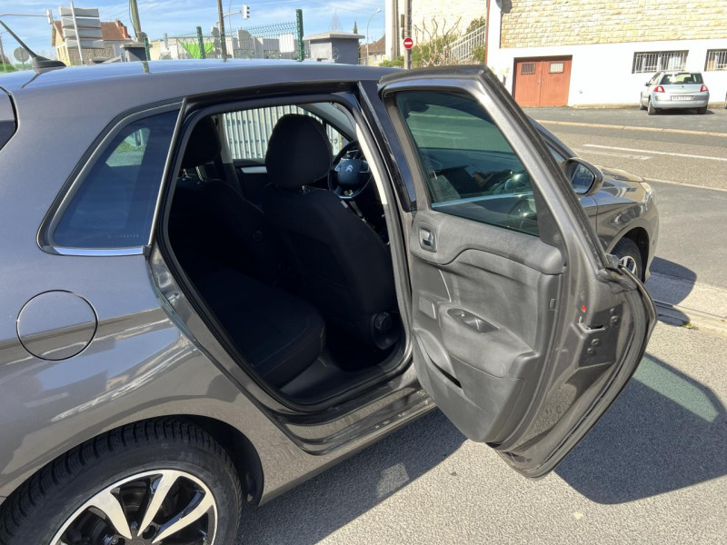 Photo 27 de l'offre de CITROEN C4 1.6 BLUEHDI - 100 86G MILLENIUM BUSINESS GPS   CLIM   RADAR AR à 15490€ chez Triplo auto