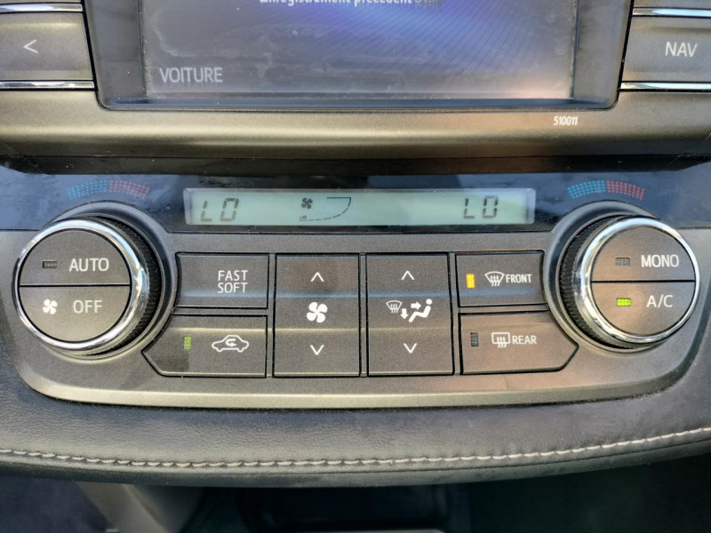 Photo 18 de l'offre de TOYOTA RAV 4 124 D-4D 4X2 S&S SPORT EDITION GPS   CLIM à 15490€ chez Triplo auto