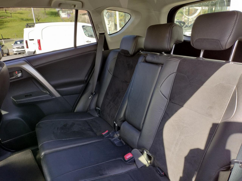 Photo 13 de l'offre de TOYOTA RAV 4 124 D-4D 4X2 S&S SPORT EDITION GPS   CLIM à 15490€ chez Triplo auto