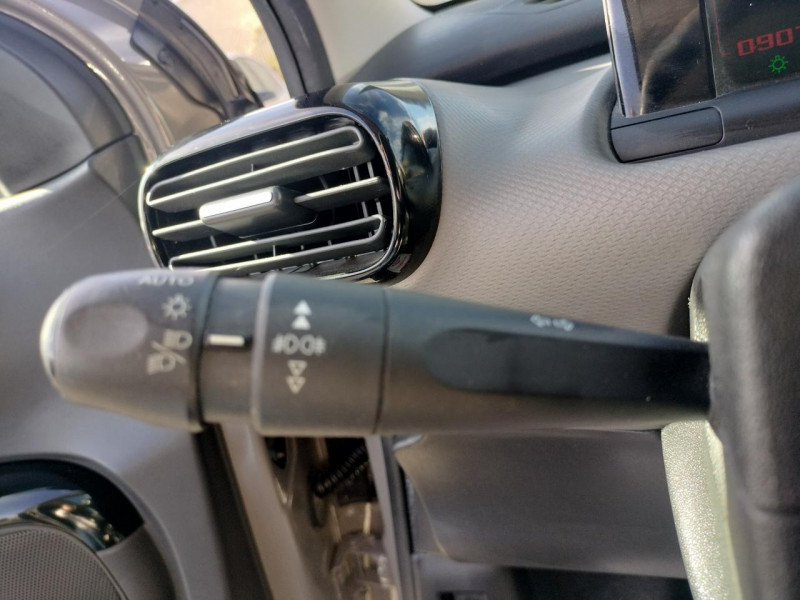 Photo 49 de l'offre de CITROEN C4 CACTUS 1.2 PURETECH - 110 S&S BV EAT6 SHINE GPS   CLIM à 14990€ chez Triplo auto