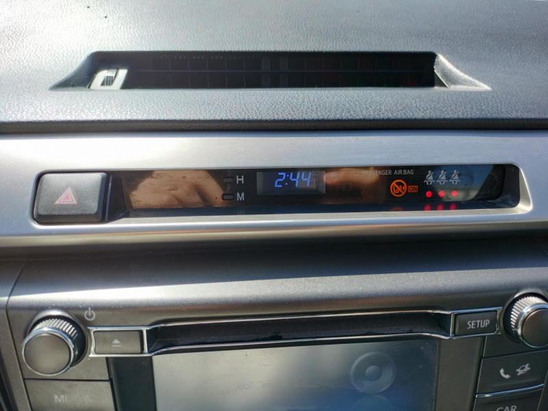 Photo 16 de l'offre de TOYOTA RAV 4 124 D-4D 4X2 S&S SPORT EDITION GPS   CLIM à 15490€ chez Triplo auto