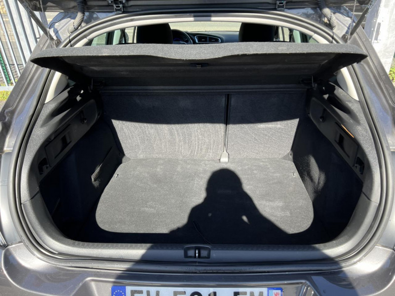 Photo 25 de l'offre de CITROEN C4 1.6 BLUEHDI - 100 86G MILLENIUM BUSINESS GPS   CLIM   RADAR AR à 15490€ chez Triplo auto