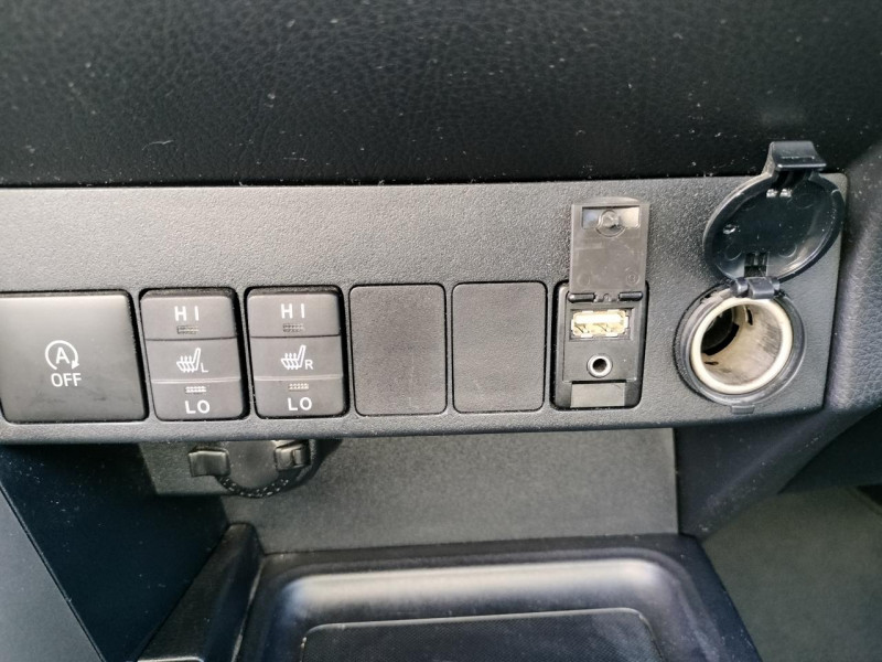 Photo 21 de l'offre de TOYOTA RAV 4 124 D-4D 4X2 S&S SPORT EDITION GPS   CLIM à 15490€ chez Triplo auto