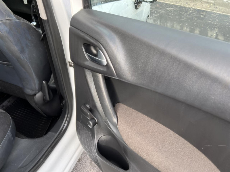 Photo 28 de l'offre de CITROEN C3 1.4 E-HDI 70 BVA BMP CONFORT CLIM à 8990€ chez Triplo auto
