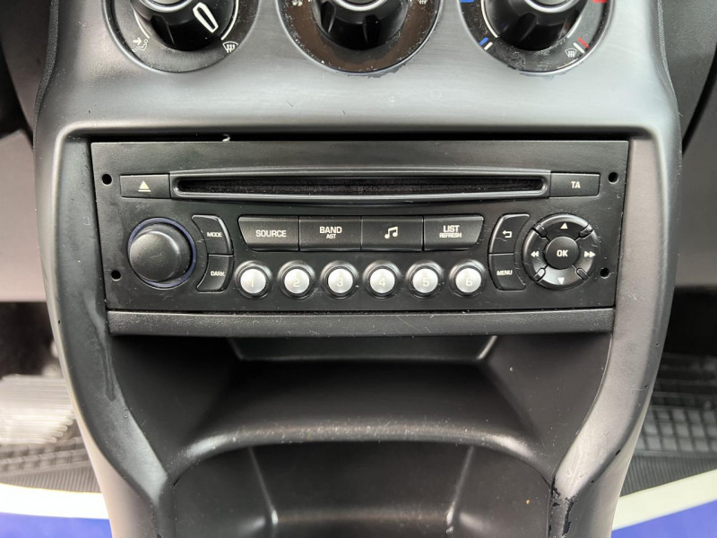 Photo 17 de l'offre de CITROEN C3 1.4 E-HDI 70 BVA BMP CONFORT CLIM à 8990€ chez Triplo auto