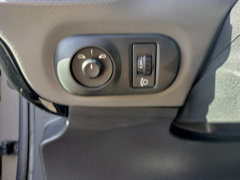 Photo 44 de l'offre de CITROEN C4 CACTUS 1.2 PURETECH - 110 S&S BV EAT6 SHINE GPS   CLIM à 14990€ chez Triplo auto