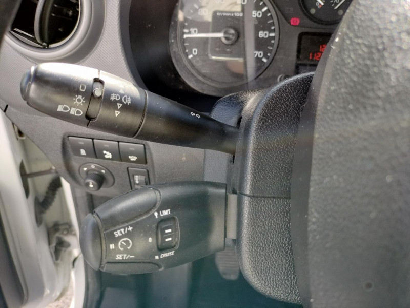 Photo 35 de l'offre de PEUGEOT PARTNER 1.6 BLUEHDI S&S - 100 PREMIUM PACK CLIM   ATTELAGE à 14990€ chez Triplo auto