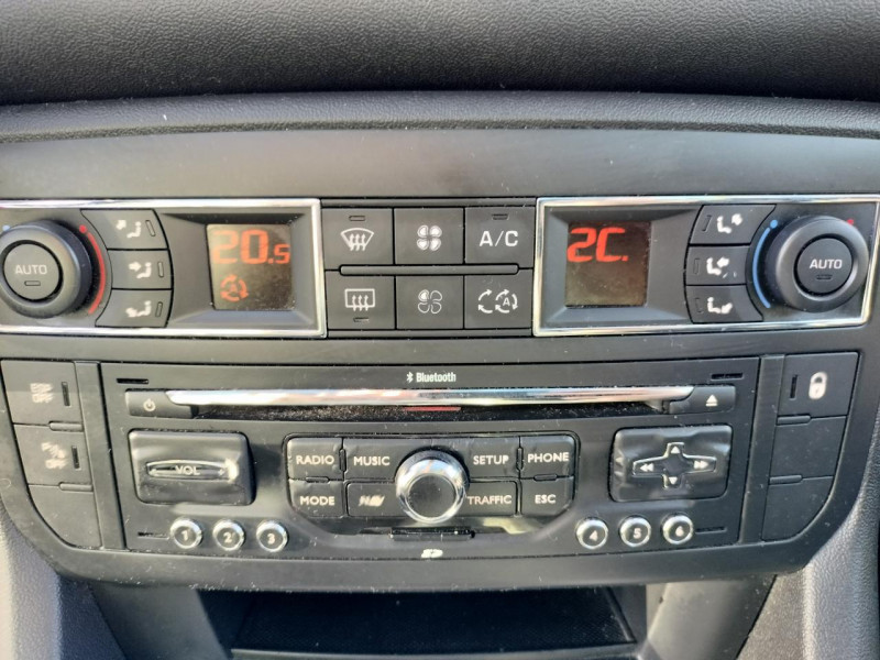Photo 18 de l'offre de CITROEN C5  TOURER 2.0 HDI - 140 CONFORT TOIT PANO   GPS à 6990€ chez Triplo auto