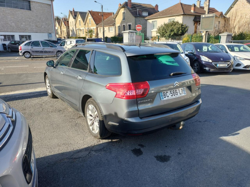Photo 3 de l'offre de CITROEN C5  TOURER 2.0 HDI - 140 CONFORT TOIT PANO   GPS à 6990€ chez Triplo auto
