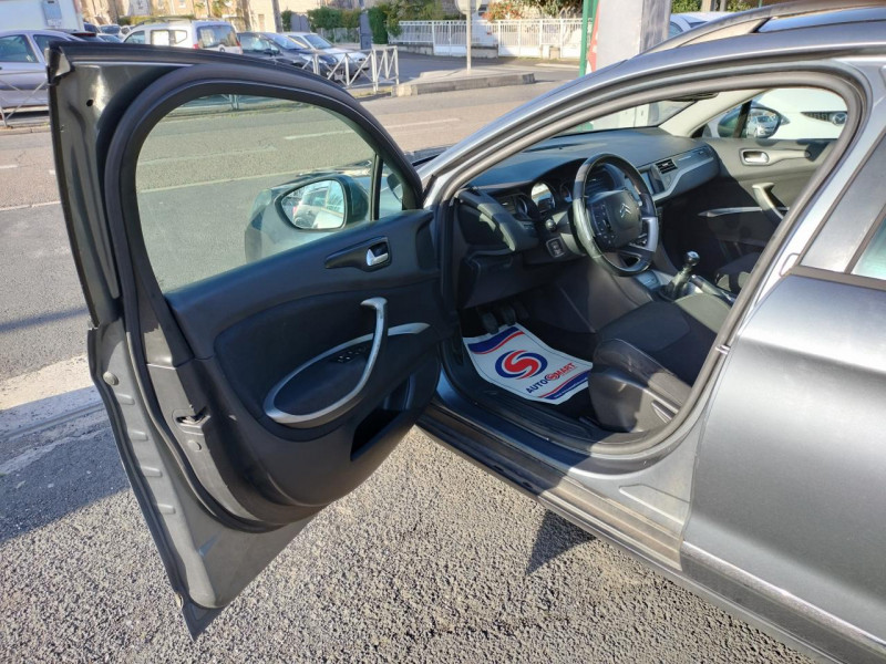 Photo 39 de l'offre de CITROEN C5  TOURER 2.0 HDI - 140 CONFORT TOIT PANO   GPS à 6990€ chez Triplo auto