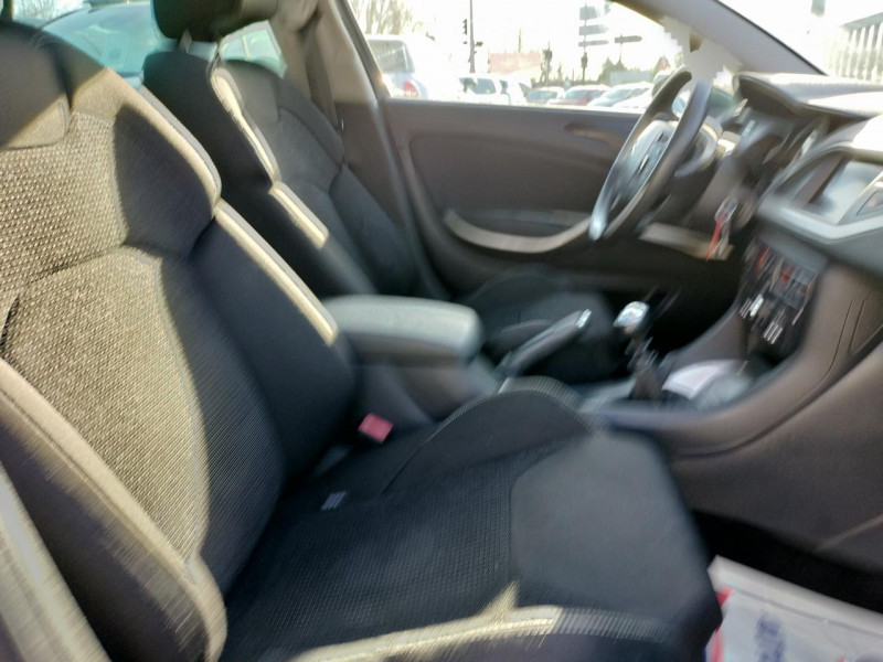 Photo 34 de l'offre de CITROEN C5  TOURER 2.0 HDI - 140 CONFORT TOIT PANO   GPS à 6990€ chez Triplo auto