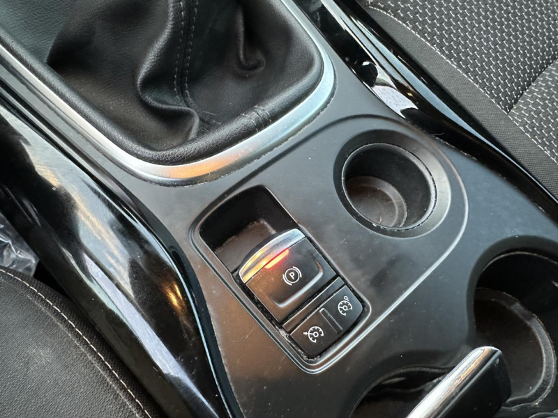Photo 27 de l'offre de RENAULT KADJAR 1.5 DCI 110 BUSINESS GPS   RADAR AV AR   DISTRI OK   ATTELAGE à 14990€ chez Triplo auto