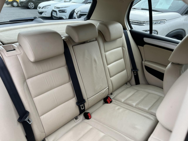 Photo 11 de l'offre de VOLKSWAGEN GOLF 2.0 TDI FAP - 140 CARAT CLIM   RADAR AV ET AR à 11990€ chez Triplo auto