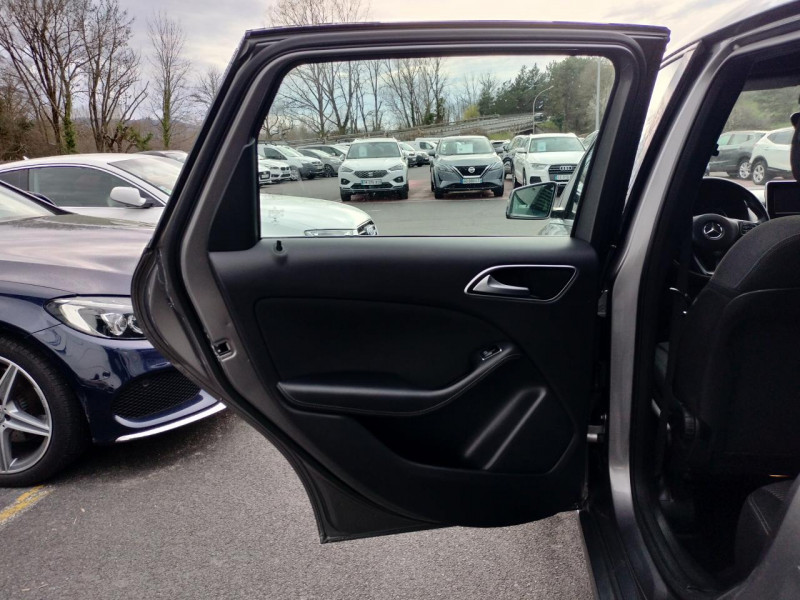 Photo 37 de l'offre de MERCEDES-BENZ CLASSE B B180D - BM 246-242 INSPIRATION GPS   CLIM à 15490€ chez Triplo auto