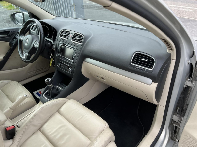 Photo 35 de l'offre de VOLKSWAGEN GOLF 2.0 TDI FAP - 140 CARAT CLIM   RADAR AV ET AR à 11990€ chez Triplo auto