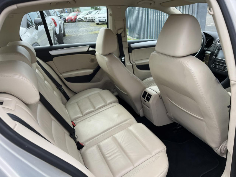 Photo 30 de l'offre de VOLKSWAGEN GOLF 2.0 TDI FAP - 140 CARAT CLIM   RADAR AV ET AR à 11990€ chez Triplo auto