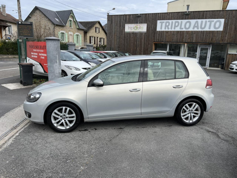 Photo 2 de l'offre de VOLKSWAGEN GOLF 2.0 TDI FAP - 140 CARAT CLIM   RADAR AV ET AR à 11990€ chez Triplo auto