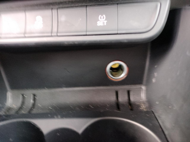 Photo 34 de l'offre de AUDI A1 1.6 TDI DPF - 90 - START/STOP ATTRACTION CLIM à 13990€ chez Triplo auto