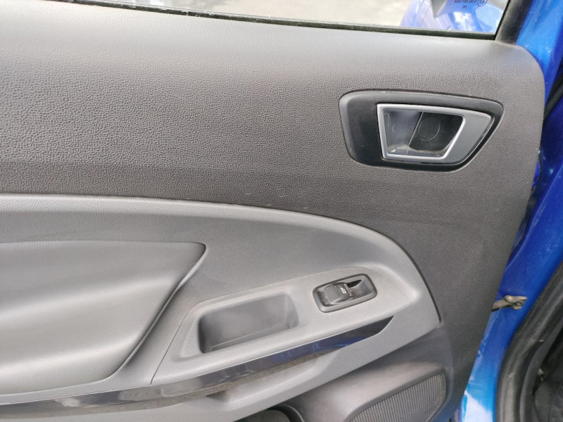 Photo 41 de l'offre de FORD ECOSPORT 1.5 TDCI - 90  TITANIUM CLIM à 10990€ chez Triplo auto